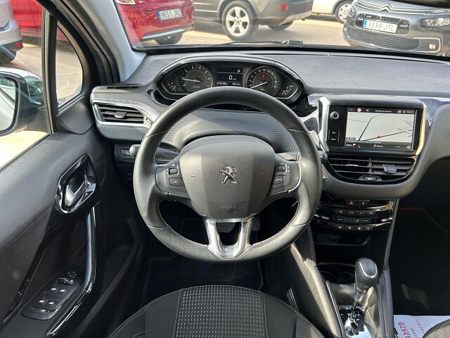 PEUGEOT 208 TECH 1.2 PURETECH AUTO SPANISH LHD IN SPAIN 11000 MILES SUPER 2019